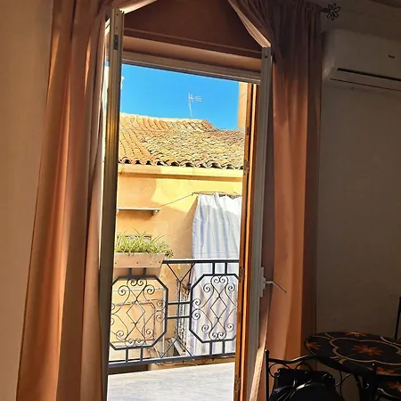 Casa Di Sylwia * 泰尔米尼伊梅雷塞